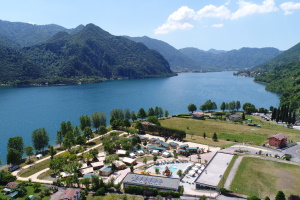 Lago Idro Glamping Boutique vanuit de lucht 2021 300 200