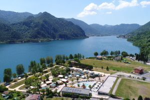 Lago Idro Glamping Boutique vanuit de lucht 2021 300 200